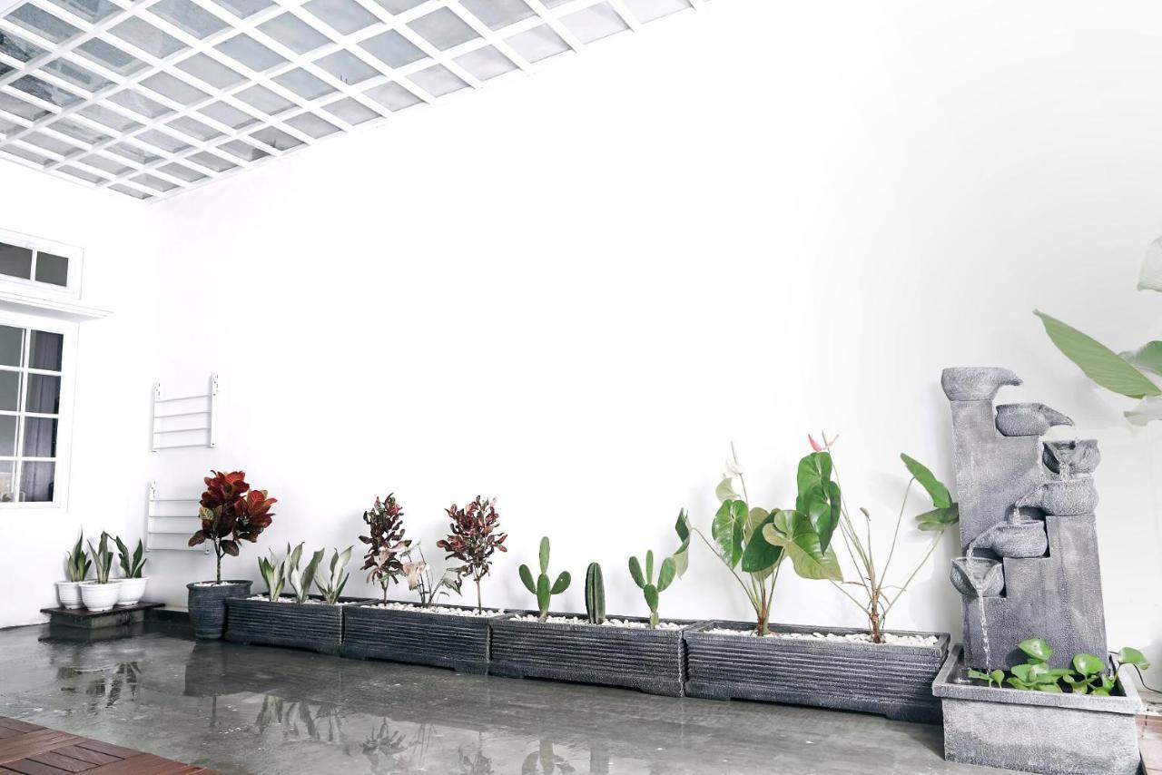 Pilla Villa Purwokerto Exterior photo